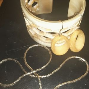 Gold & Shell Jewelry Set